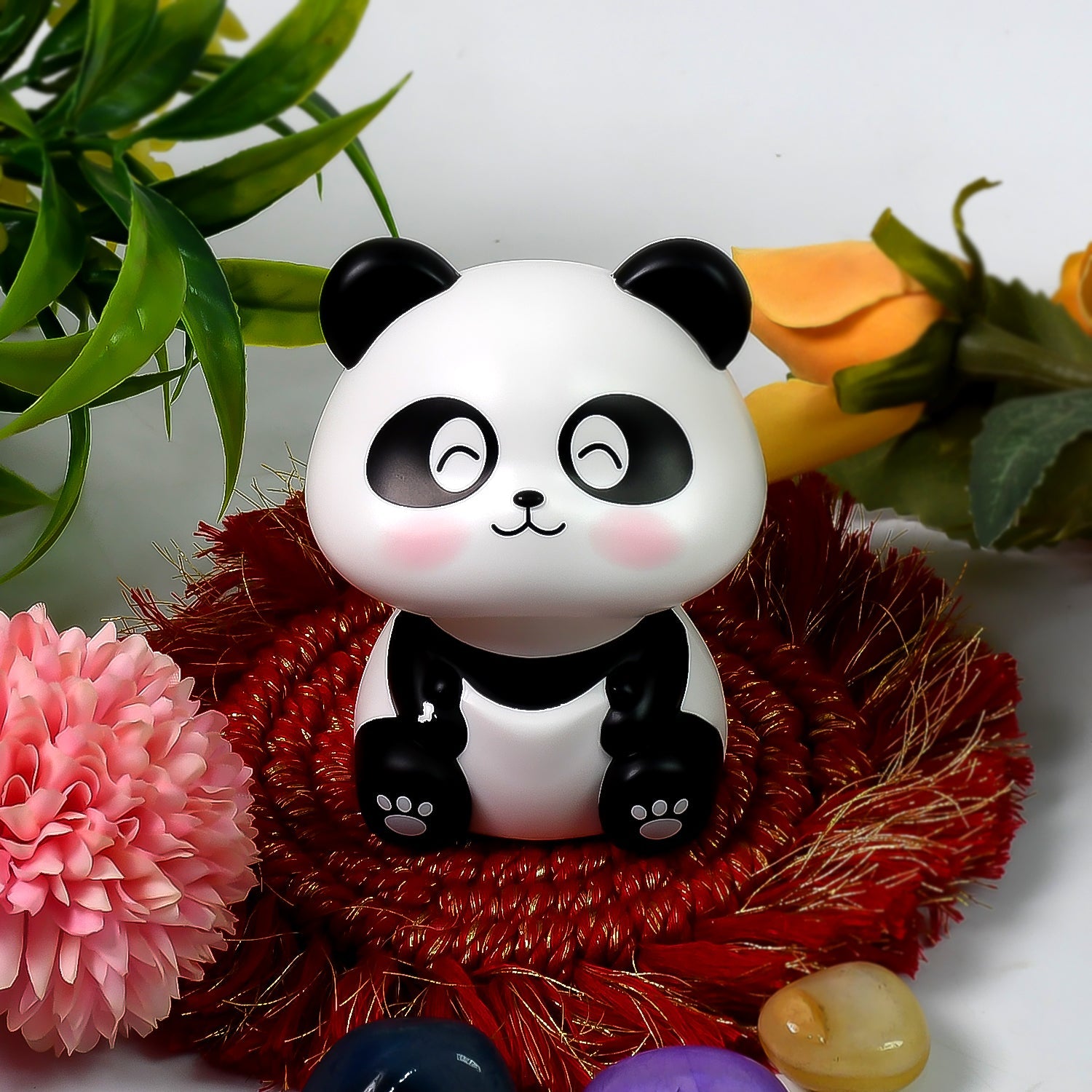 Wobble: Solar-Powered Cute Panda Bobblehead for Car Dashboard & Desk Decor