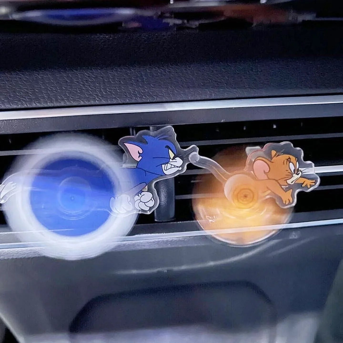 Chase: Tom & Jerry AC Vent Spinner – Animated Cat & Mouse Chase Decor for Car Air Vents, Universal Fit for All Vehicles