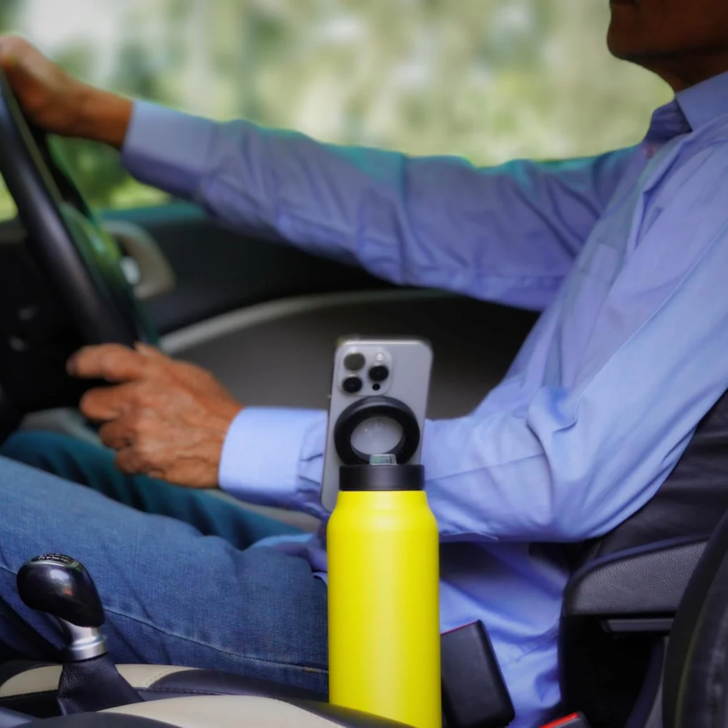 Hydra: Magnetic Smart Water Bottle with Phone Holder & Leakproof Design, Insulated Stainless Steel Bottle for Gym, Travel & Daily Hydration (800ml)