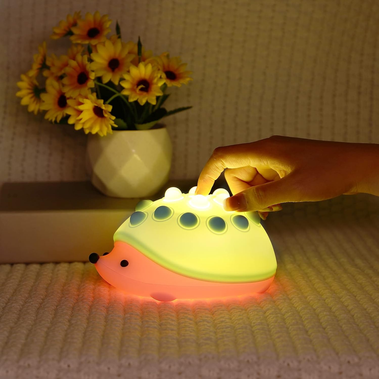 Poppy: Adorable Hedgehog Silicone Night Lamp with Color-Changing LED & Rechargeable Design for Cozy Bedroom Décor & Gifting