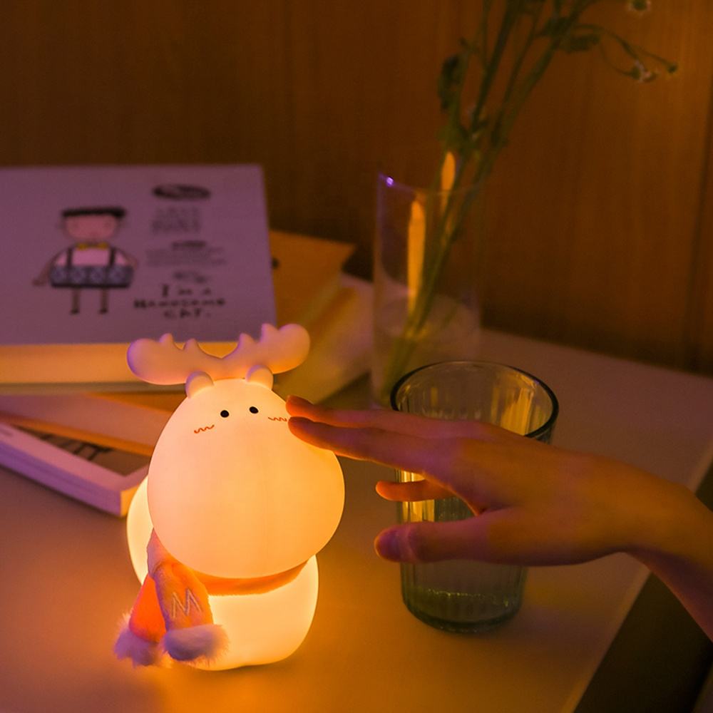 GlowDeer: Adorable Reindeer LED Silicone Night Lamp with Rechargeable Touch Control for Cozy Room Décor