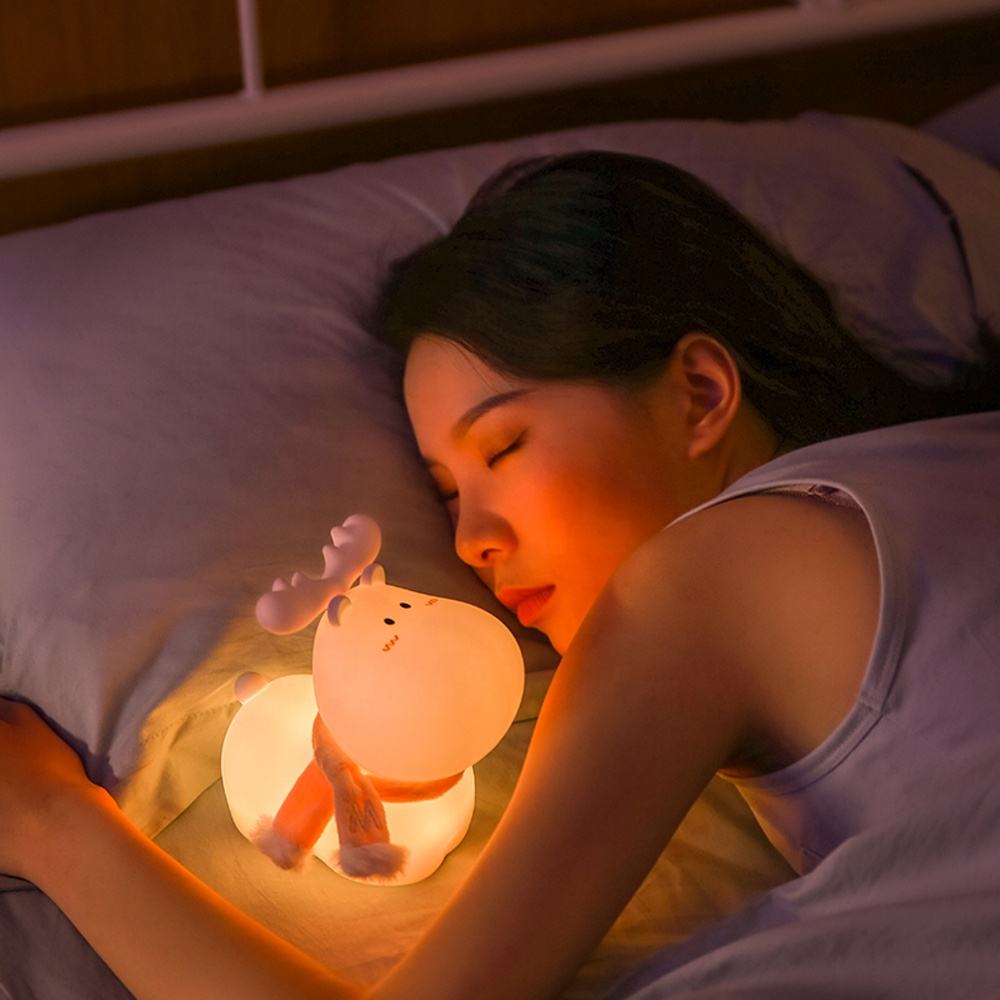 GlowDeer: Adorable Reindeer LED Silicone Night Lamp with Rechargeable Touch Control for Cozy Room Décor