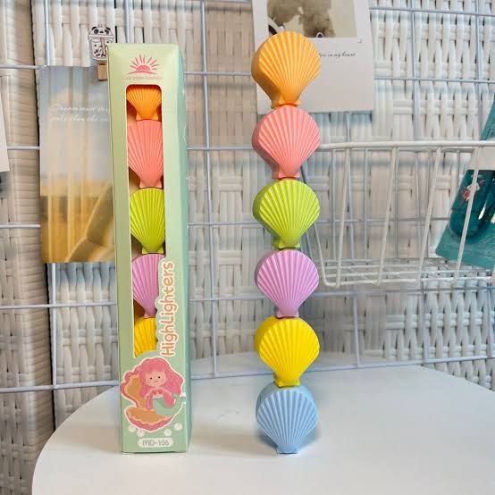 Shelly: 5-Color Stackable Sea-Shell Highlighters (Set of 6) – Fun & Colorful Markers for Kids & Journaling