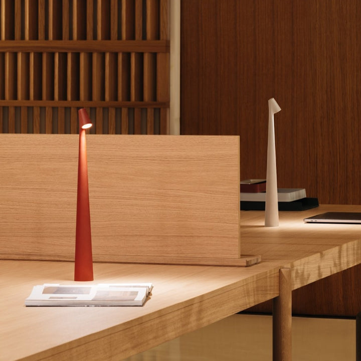 GeekSleek: Minimalist Wireless LED Table Lamp with Touch Control, Stepless Dimming & Rechargeable Design for Home & Office